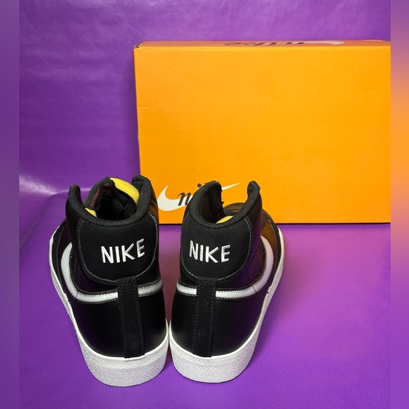 🆕 Nike Blazer ‘77 Mid Vintage Various Sizes Black/White Casual Sneaker 👟 - Picture 2 of 6